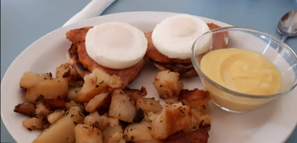 eggs benedict